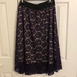 Lularoe Lola skirt size L dark purple lacy fabric